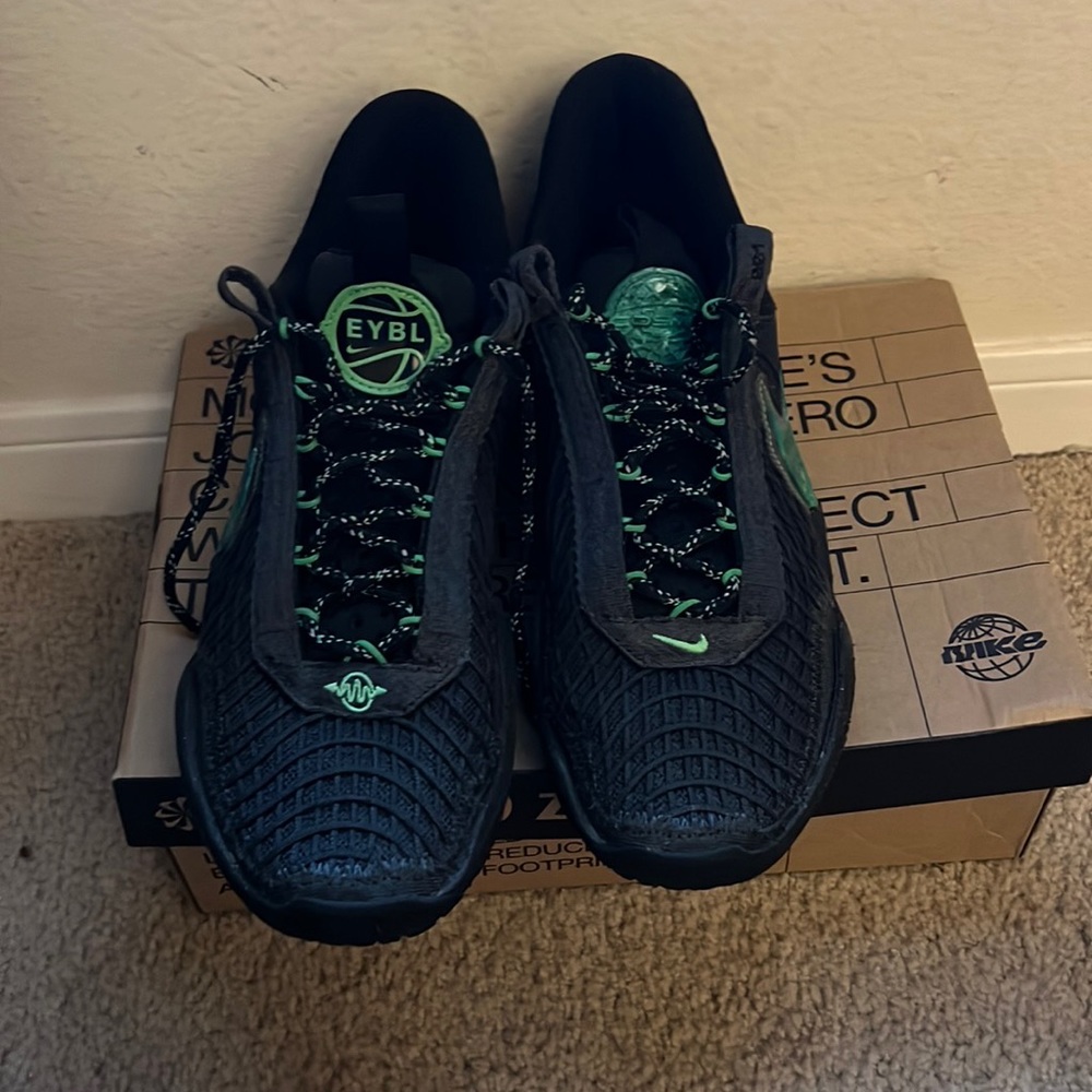Cosmic Unity’ Eybl- black’ | box a with little damage | size 9| !